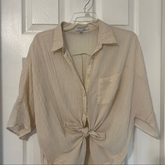 Light weight top - Picture 1 of 11